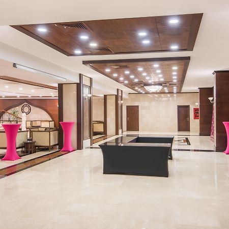 Crowne Plaza Antalya, An Ihg Hotel Εξωτερικό φωτογραφία Lobby