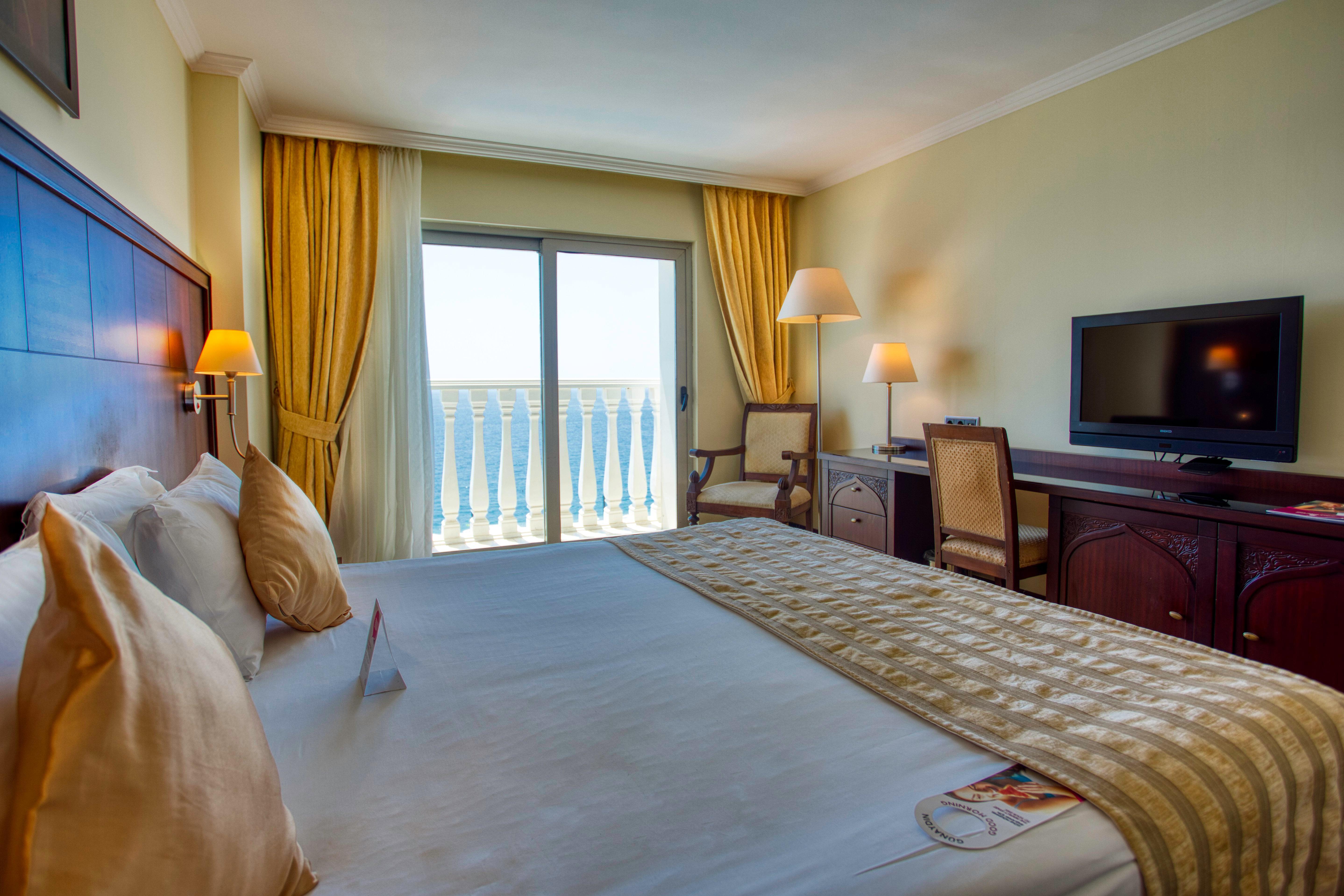 Crowne Plaza Antalya, An Ihg Hotel Εξωτερικό φωτογραφία A room at the hotel