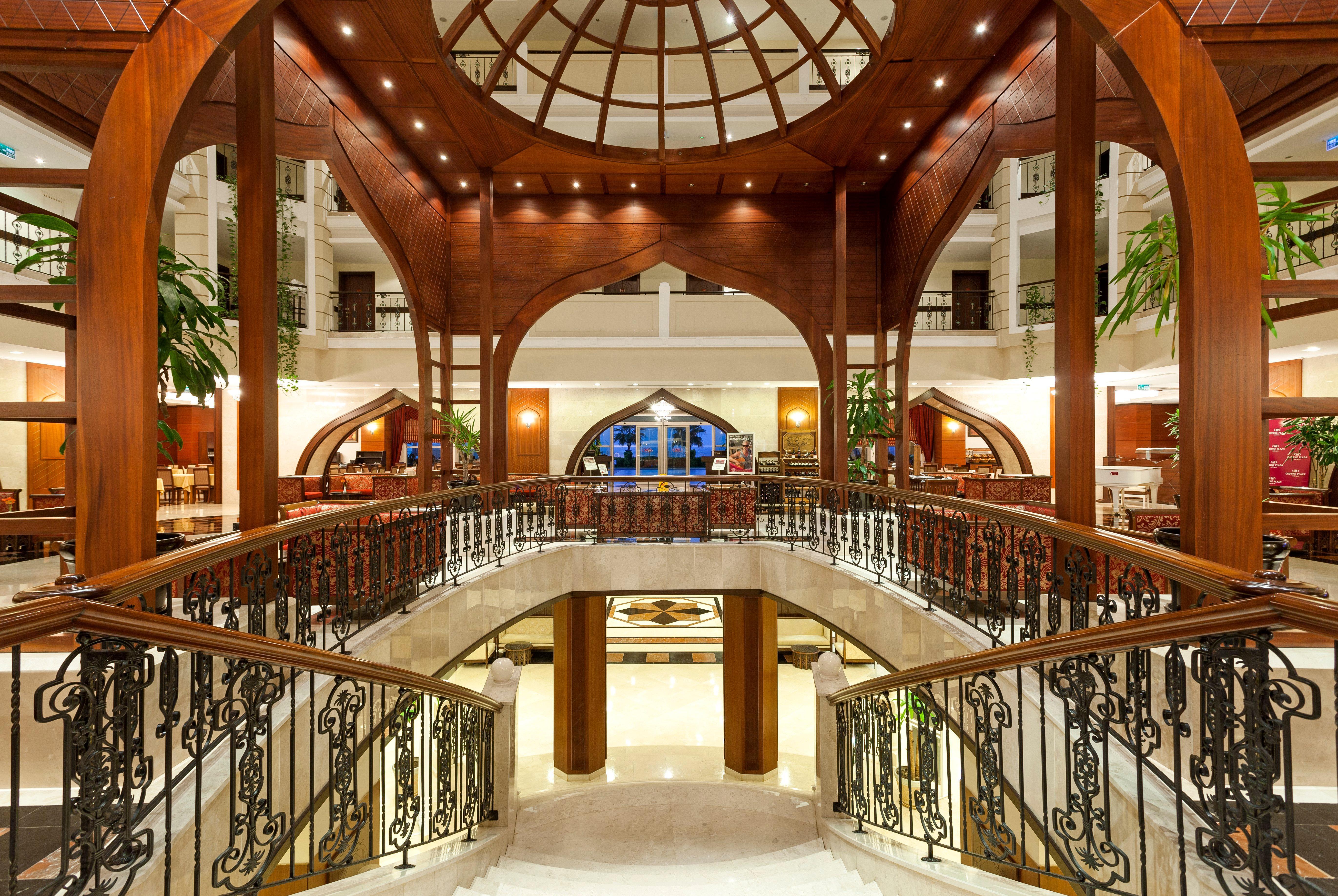 Crowne Plaza Antalya, An Ihg Hotel Εξωτερικό φωτογραφία The lobby of the hotel