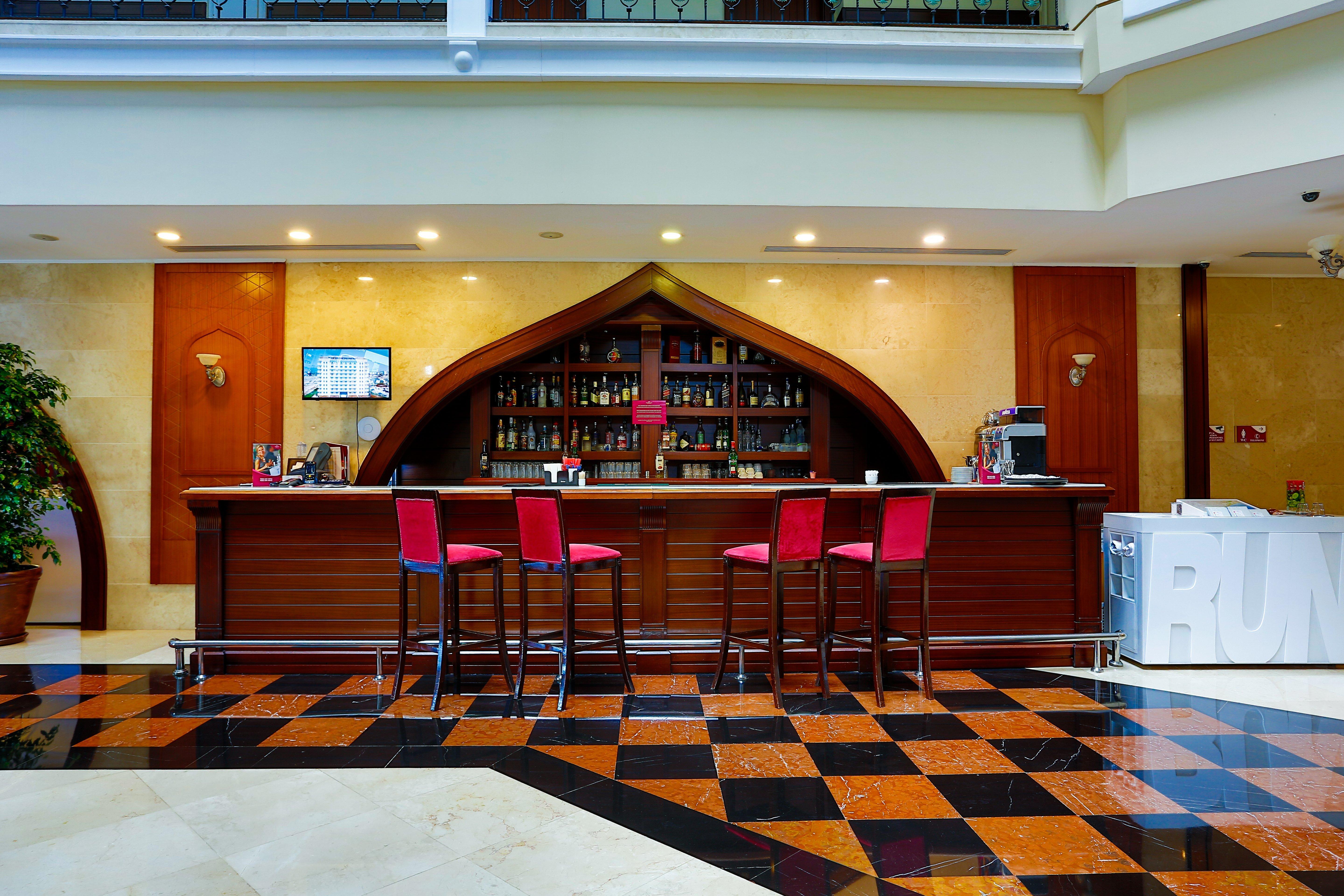 Crowne Plaza Antalya, An Ihg Hotel Εξωτερικό φωτογραφία The bar at the hotel