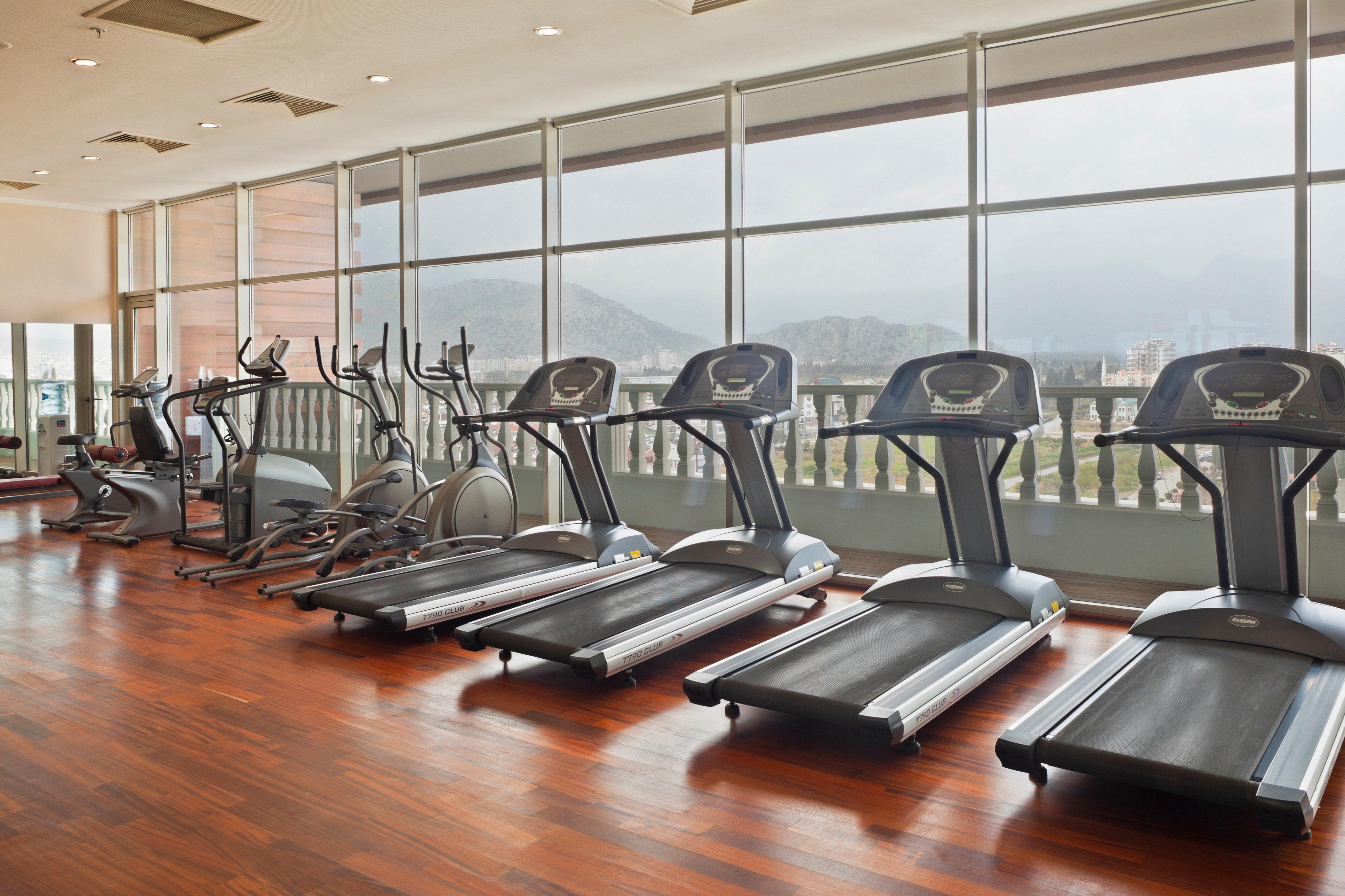 Crowne Plaza Antalya, An Ihg Hotel Εξωτερικό φωτογραφία Treadmills in a gym