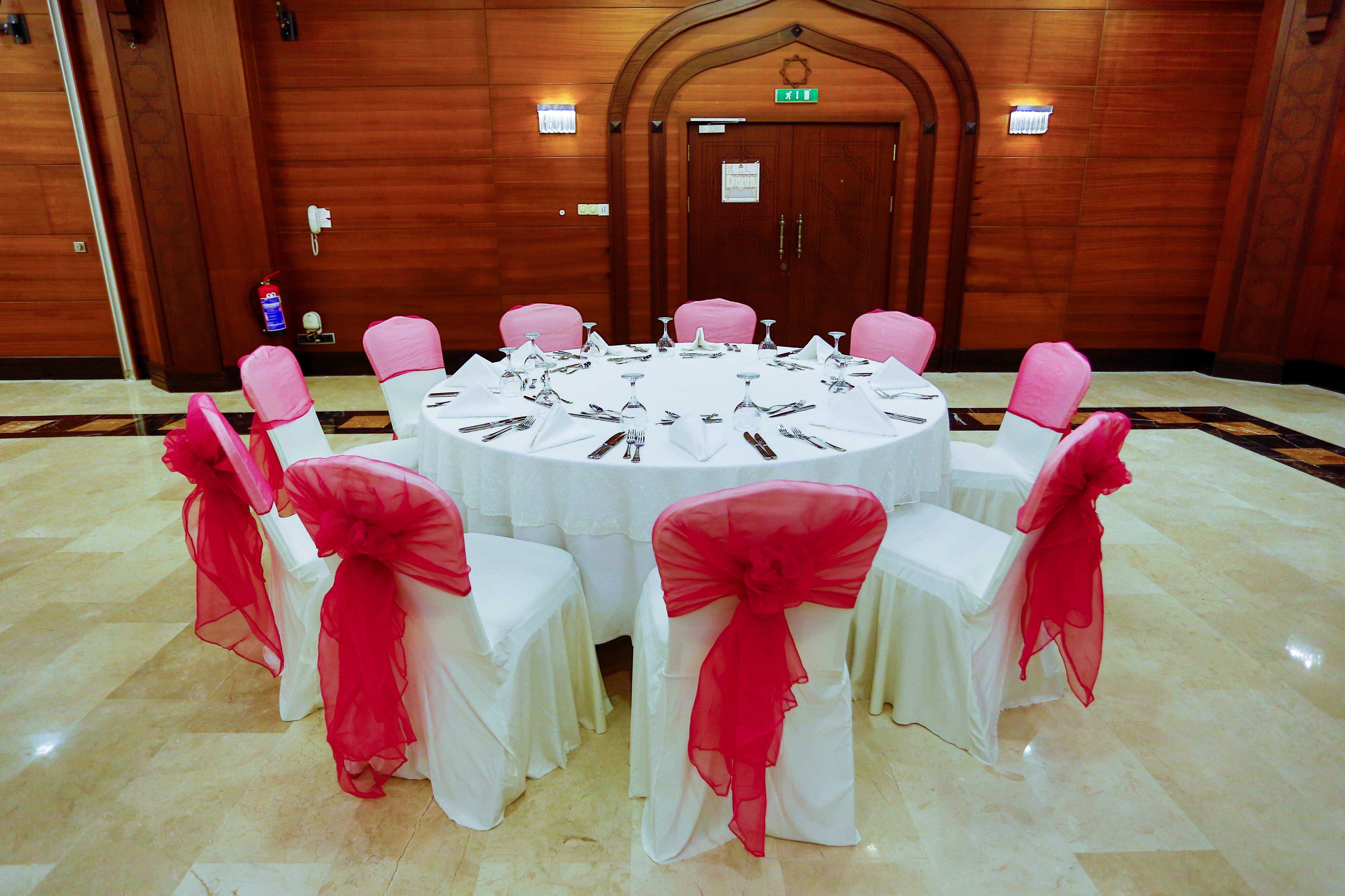 Crowne Plaza Antalya, An Ihg Hotel Εξωτερικό φωτογραφία A table set for a formal dinner