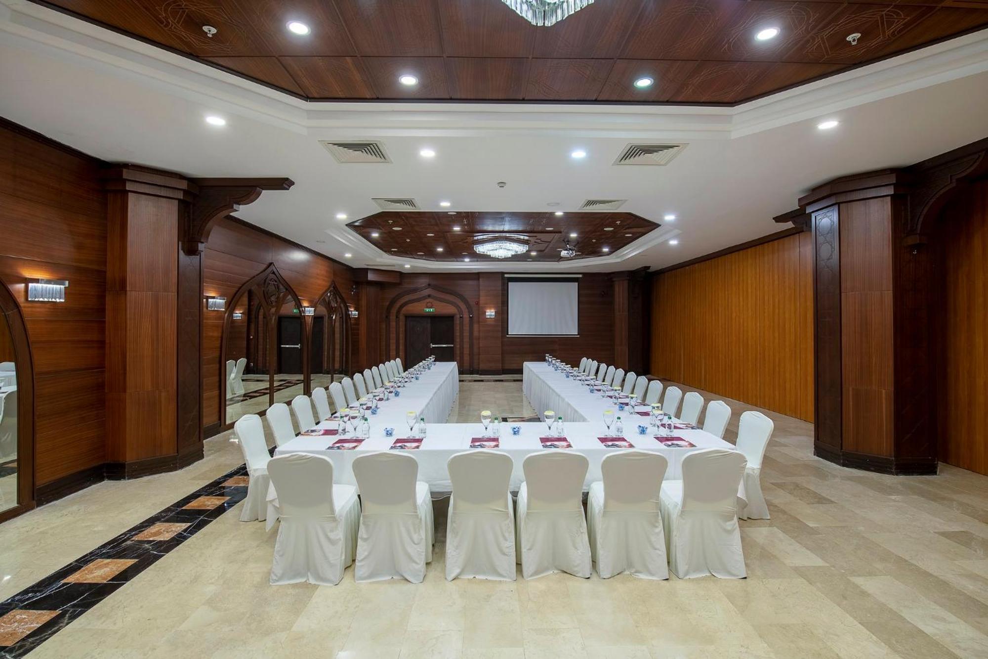 Crowne Plaza Antalya, An Ihg Hotel Εξωτερικό φωτογραφία Meeting room