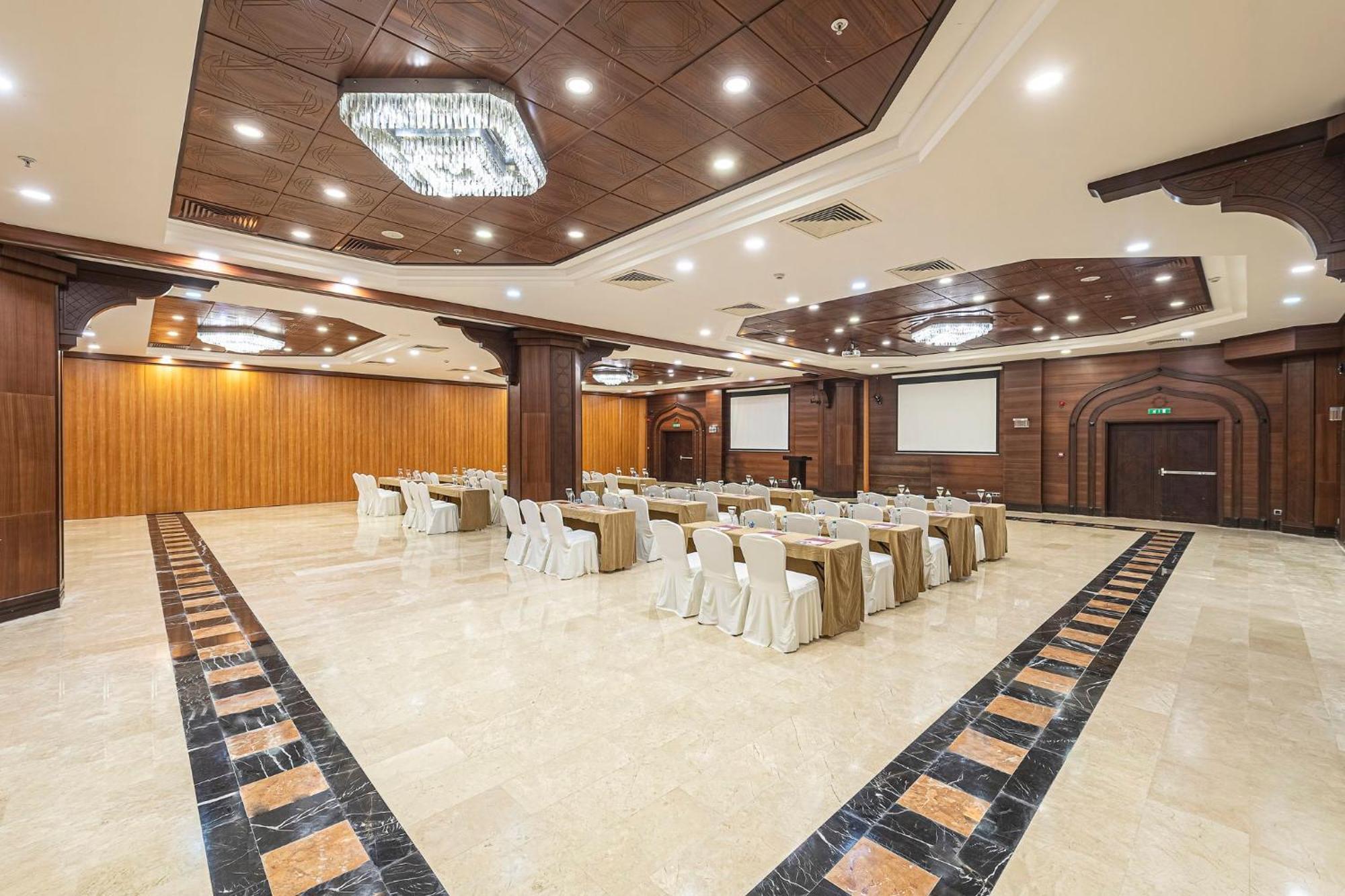 Crowne Plaza Antalya, An Ihg Hotel Εξωτερικό φωτογραφία The ballroom