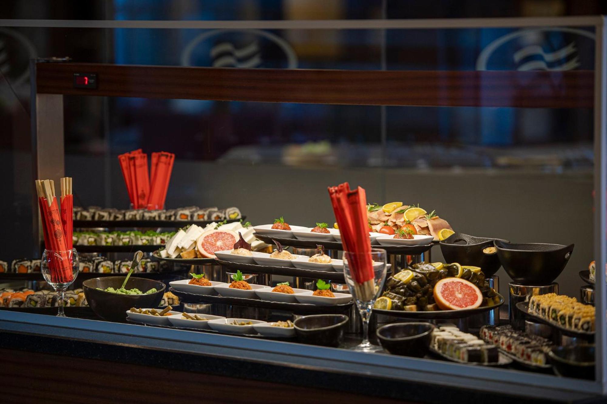 Crowne Plaza Antalya, An Ihg Hotel Εξωτερικό φωτογραφία A sushi bar