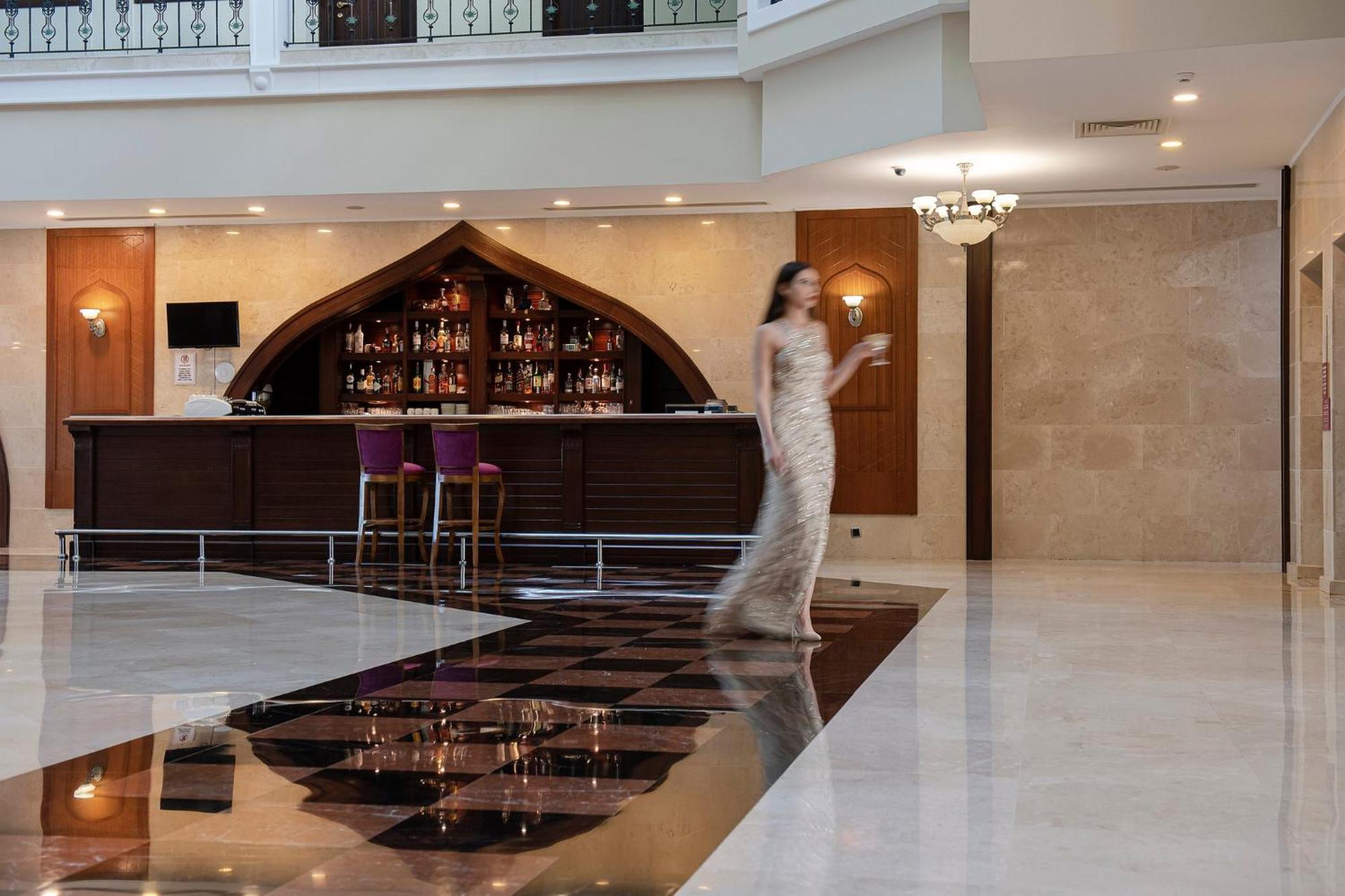 Crowne Plaza Antalya, An Ihg Hotel Εξωτερικό φωτογραφία Lobby